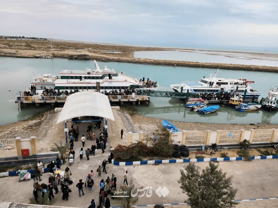 nonostante il bombardamento ordinato da Donald Trump su Khark Island, gli iraniani continuano a operare sull’isola. Segno che la struttura non è stata neutralizzata.