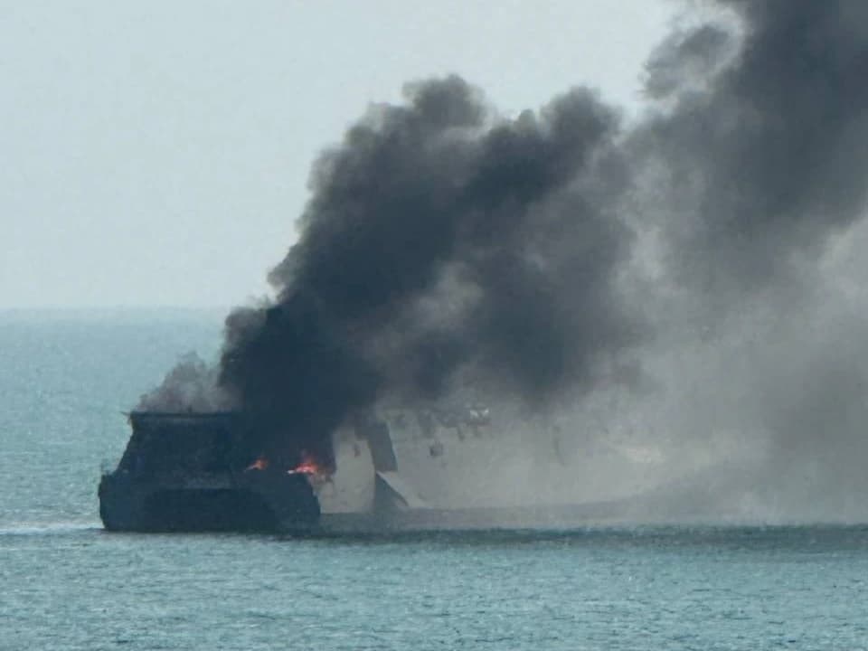 #iRAN CORVETTA IRANIANA COLPITA DA DRONE USA #HORMUZ