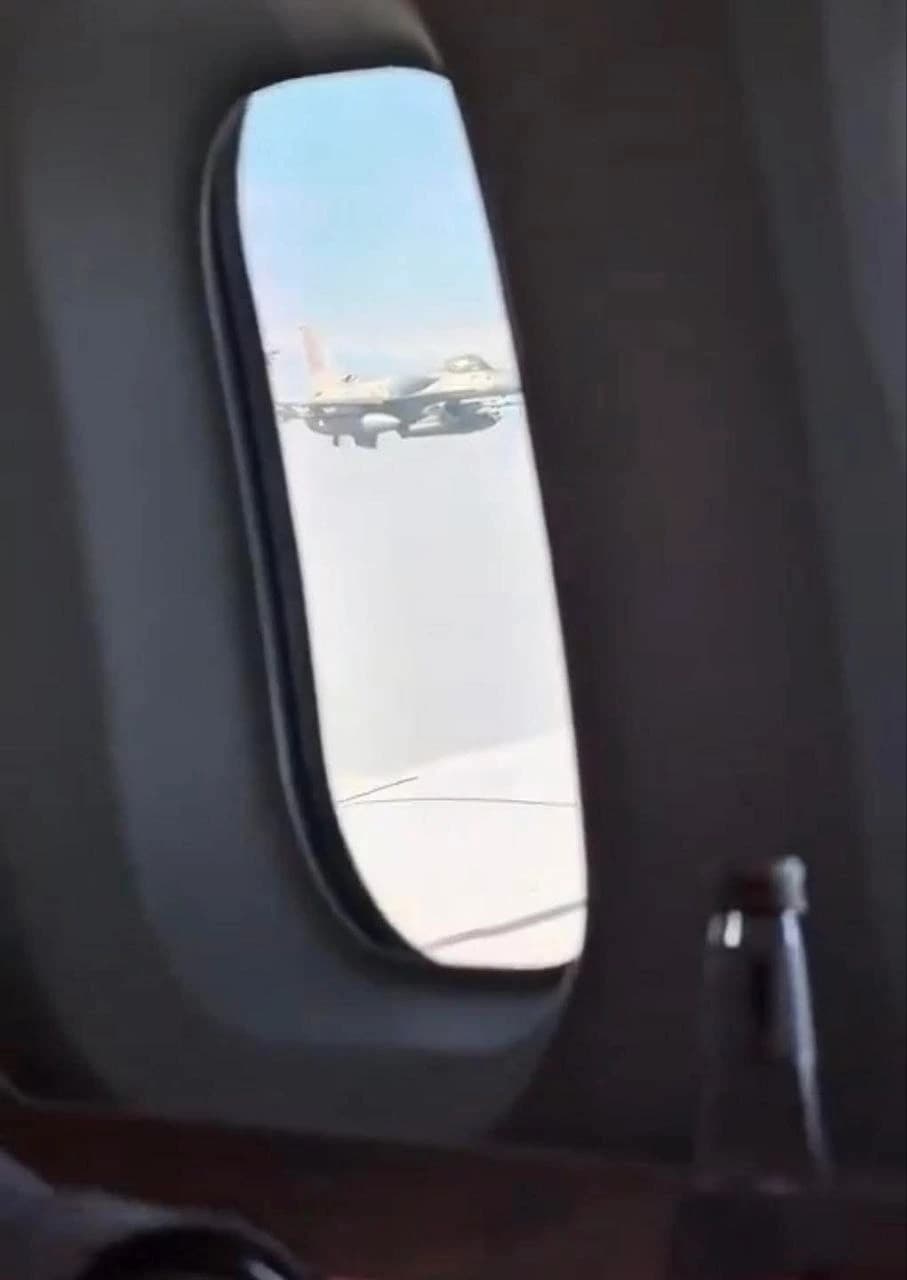 NUMERI DI SERIE COPERTI DI VERNICE: L'AEREO EMIRATINO CHE HA SCORTATO AL-SHARAA SOLLEVA SOSPETTI DI UN RUOLO UAE NELL'ATTACCO ALL'IRAN