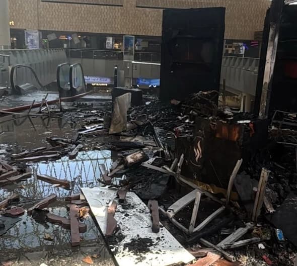 Danni all'aeroporto del Kuwait dopo la risposta missilistica iraniana