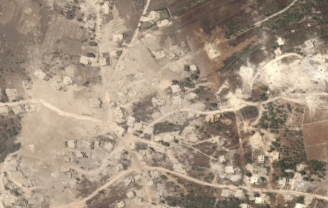 Israele, per colpire i tunnel di Hezbollah in Libano, ha bombardato un intero quartiere. Una violazione del cessate il fuoco, complicità l'Europea colpiti obiettivi civili.