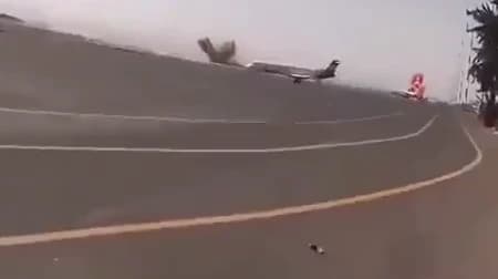Aereo iraniano è atterrato con successo all'aeroporto di Hodeidah, nello Yemen.