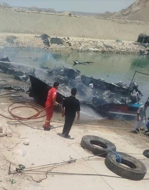 Dopo le operazioni militari statunitensi in Iran, sono emerse segnalazioni di danni anche a imbarcazioni da pesca. Intanto il segretario generale della NATO, Mark Rutte, ha definito le azioni statunitensi "inevitabili"